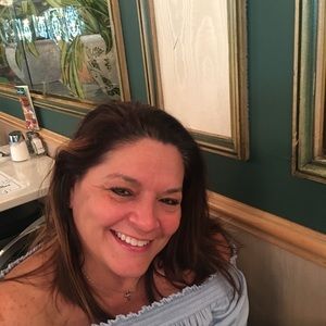 Meet your Posher, Ivon